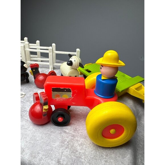 Fisher Price Little People Farm Set Tractor Animals Accessories Classic Kids Toy - Picture 8 of 16